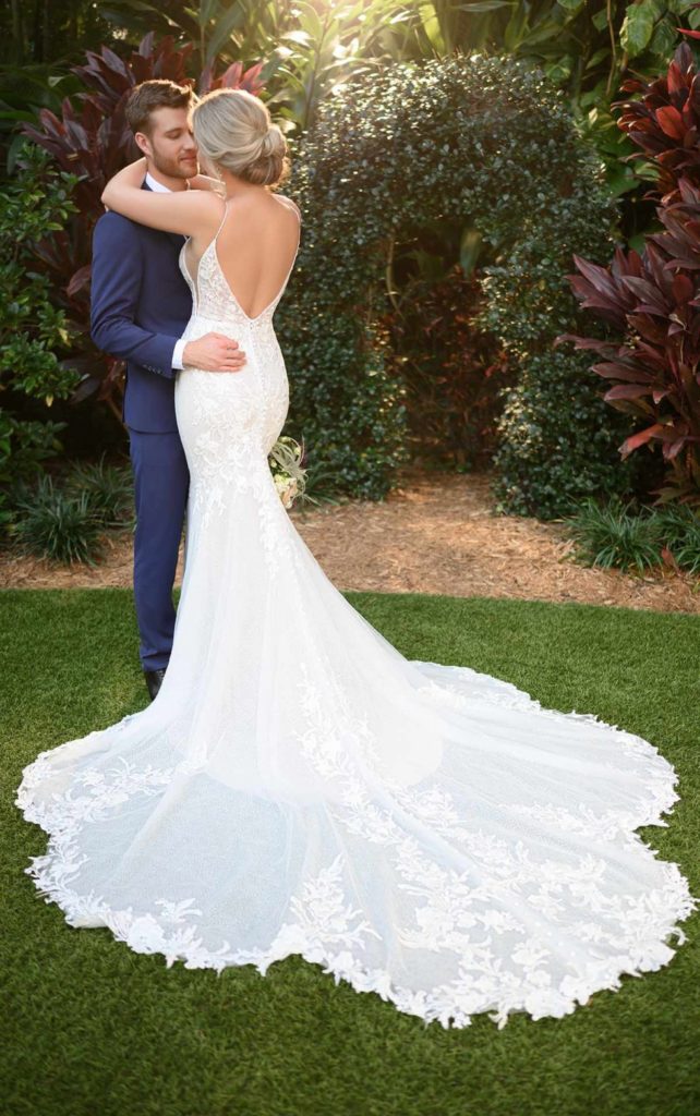 Brautkleider tiefer Rücken - Hochzeitshaus Niedersachsen